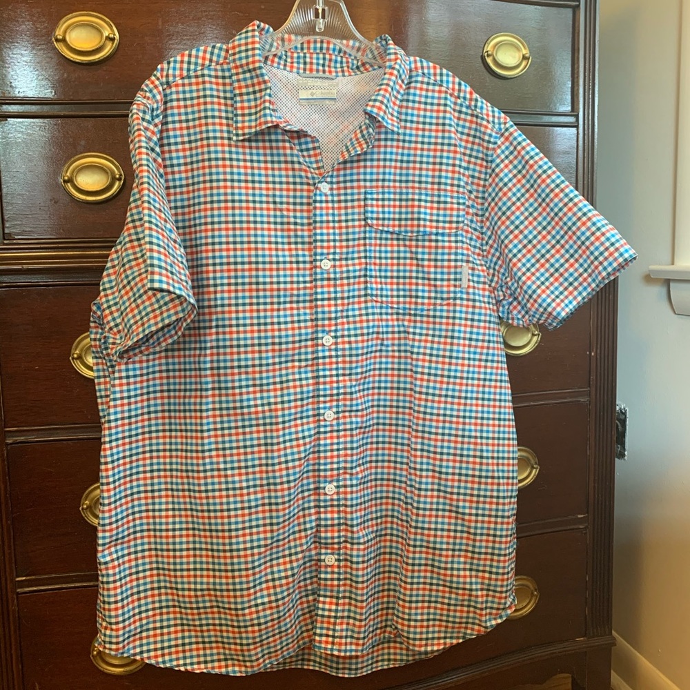 NWOT Columbia Omni-shade, vented outdoor shirt